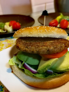 Una foto de Hamburguesa de lentejas 🌱vegetariana