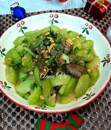 lòng vịt xào hành