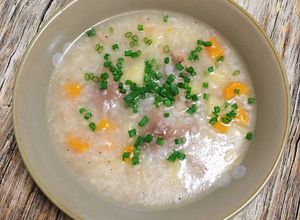 Hình của món Cháo Giò Heo Carot Khoai Tây.