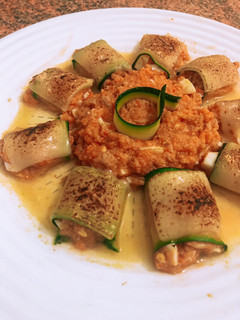 Una foto de Rollitos de calabacín rellenos 🥒
