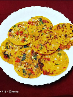રાજસ્થાની ટિકકડ (Rajasthani Tikkad Recipe In Gujarati) રેસીપી મુખ્ય ફોટો