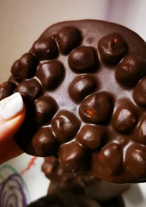 Foto di Nocciole ricoperte di cioccolato