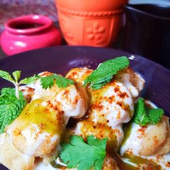 A picture of Dahi bada.