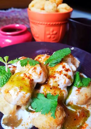 A picture of Dahi bada.