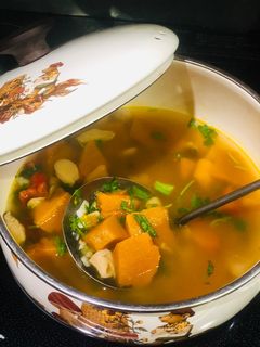 Hình của món Canh bí đỏ nấu nấm, đậu (ngày 7).