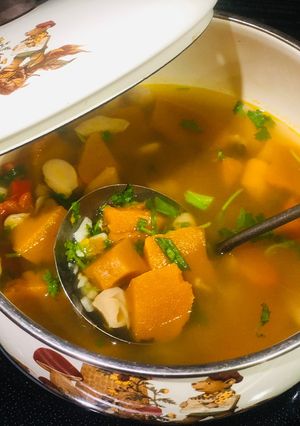 Hình của món Canh bí đỏ nấu nấm, đậu (ngày 7).