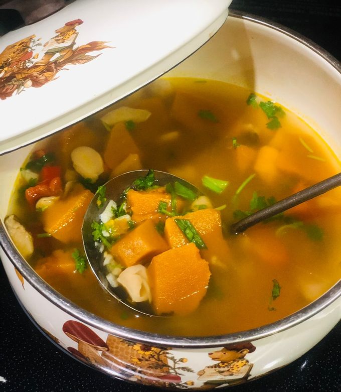 Hình của món Canh bí đỏ nấu nấm, đậu (ngày 7).
