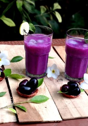 A picture of Jamun mojito/java plum.