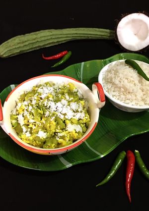 A picture of Coconut Ridge Gourd dry Curry.