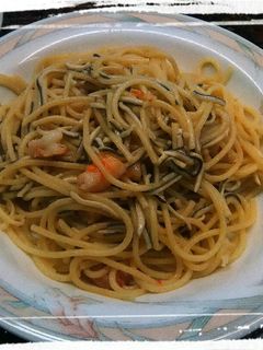 Una foto de Spaghettis con gulas y gambas by Nani