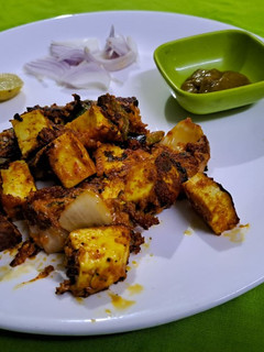 पनीर टिक्का (paneer tikka recipe in Hindi) रेसिपी मुख्य फोटो