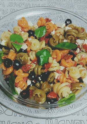 Una foto de Ensalada de pasta italiana