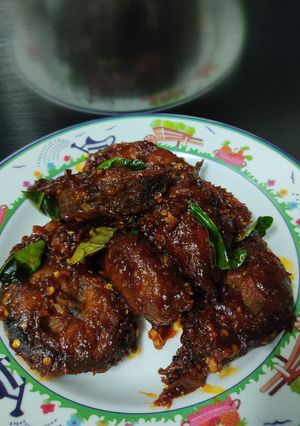 รูปของ ผัดเผ็ดปลาดุกกรอบโคตรพริกแกง🌶️