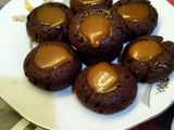 بسكويت الشوكولاتة بحشوة صوص الكراميل 😋♥️
