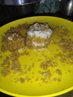 கோதுமை மாவு புட்டு (Kothumai maavu puttu recipe in tamil) செய்முறை முக்கிய புகைப்படம்