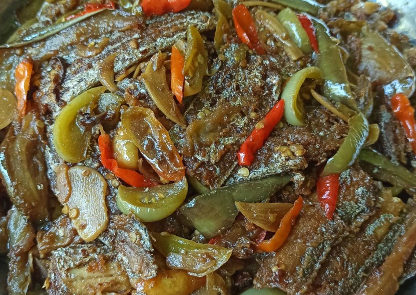 Tumis ikan layur terong asam manis pedas