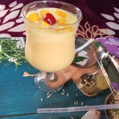 A picture of Mango shake.