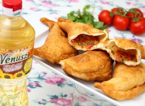 Töltött lángos (Panzerotti) recept fotója