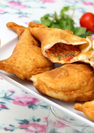 Töltött lángos (Panzerotti) recept fotója