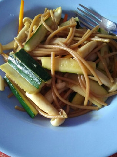 Foto resep Tumis zukini sederhana dengan spaghetti
