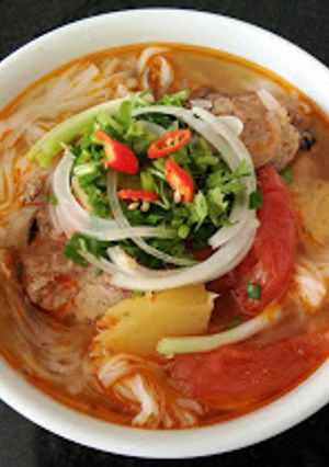 Hình của món Buổi sáng với bún cá ngừ hoặc cá thu.