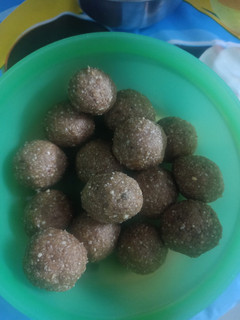 கடலை உருண்டை(kadalai urundai recipe in tamil) செய்முறை முக்கிய புகைப்படம்