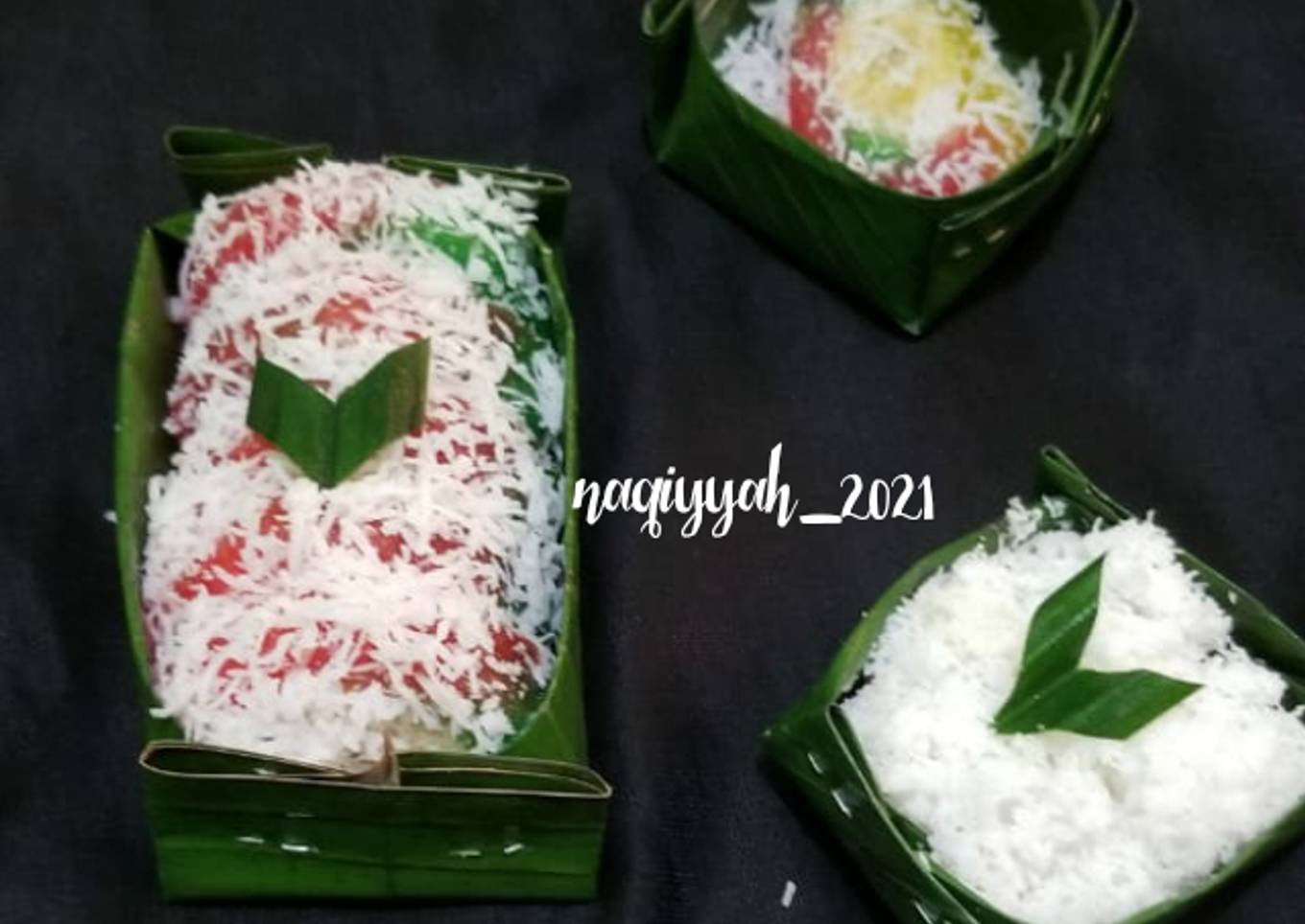 264. Kue Mata roda dalam takir persegi panjang