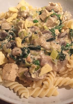 A picture of Creamy tofu pasta.
