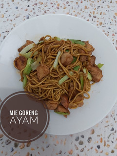 Foto resep Mie goreng ayam (dengan bumbu dasar putih)