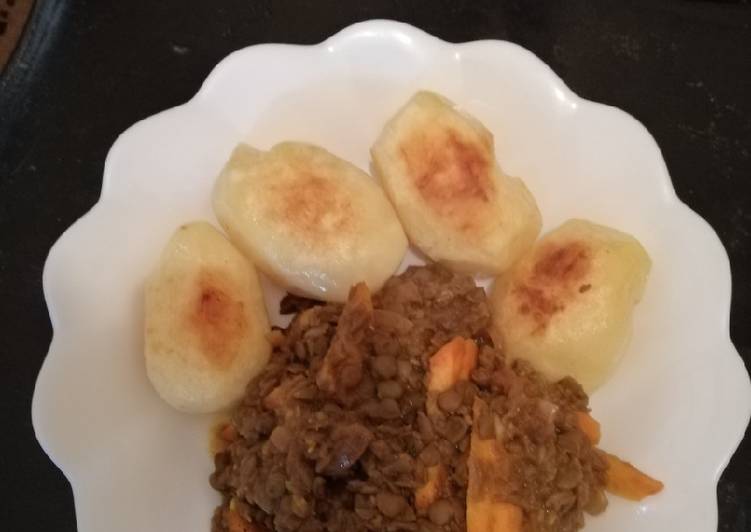 Roasted potatoes and Lentils stew