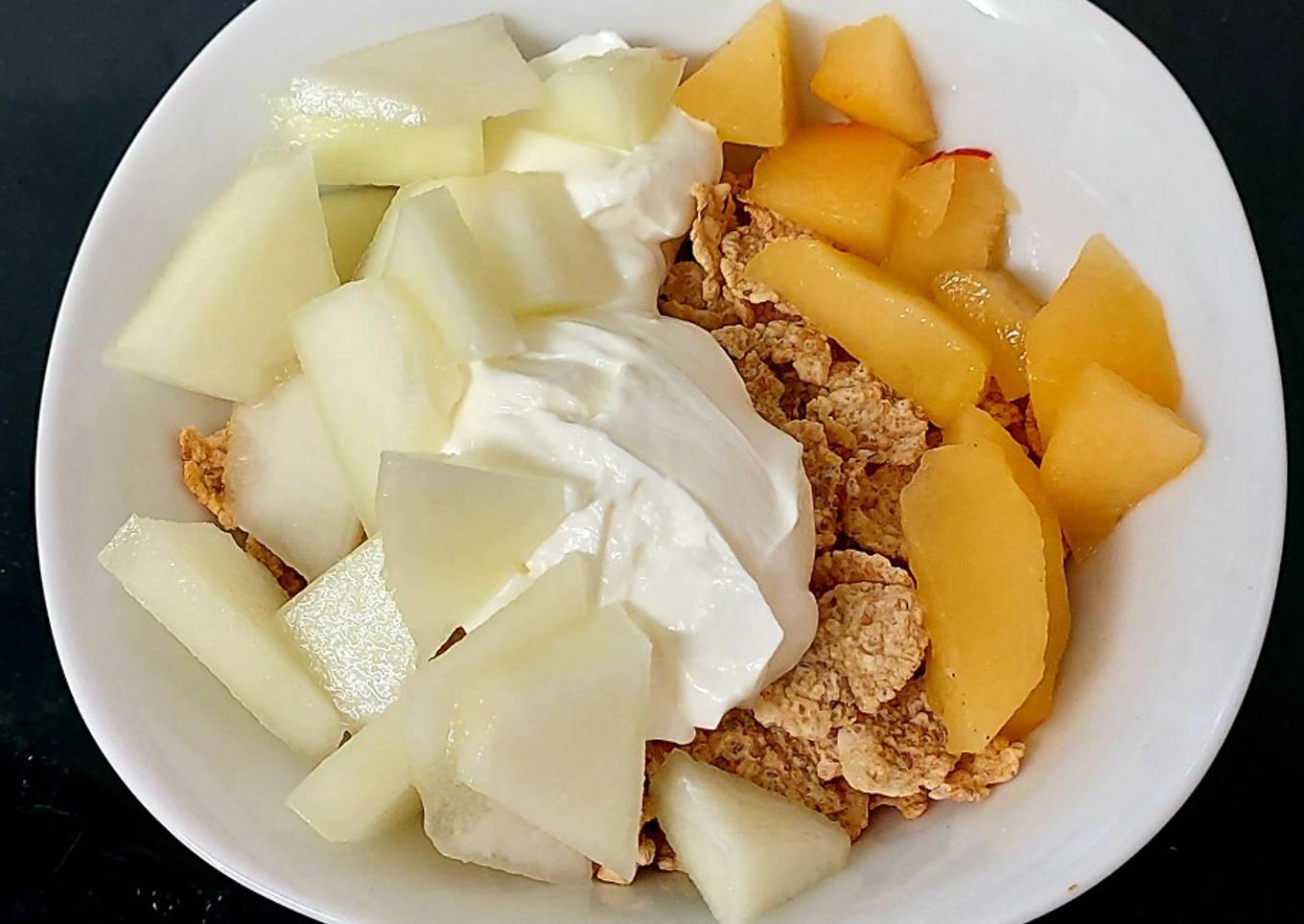 My Bowl of Healthy Melon, Plum, Bran & Yogurt 🤩