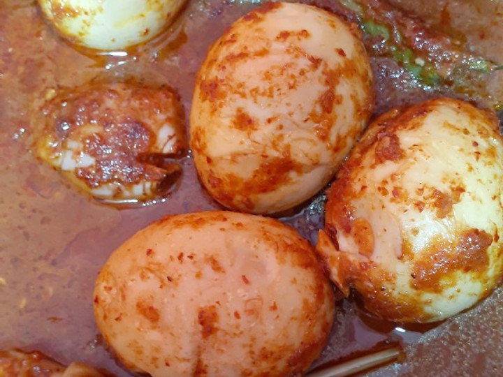 Bagaimana Menyiapkan Sambalado telur buat nasi kuning praktis yang Enak Banget