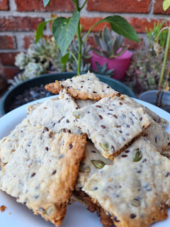 Una foto de Galletas "Isa" saladas con semillas