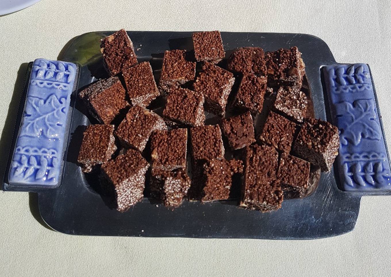 Turrón de chocolate con amaranto y almendras