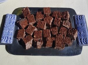 Una foto de Turrón de chocolate con amaranto y almendras