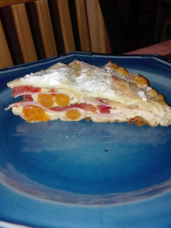 Una foto de Tarta de jamón y queso con zanahorias bebé