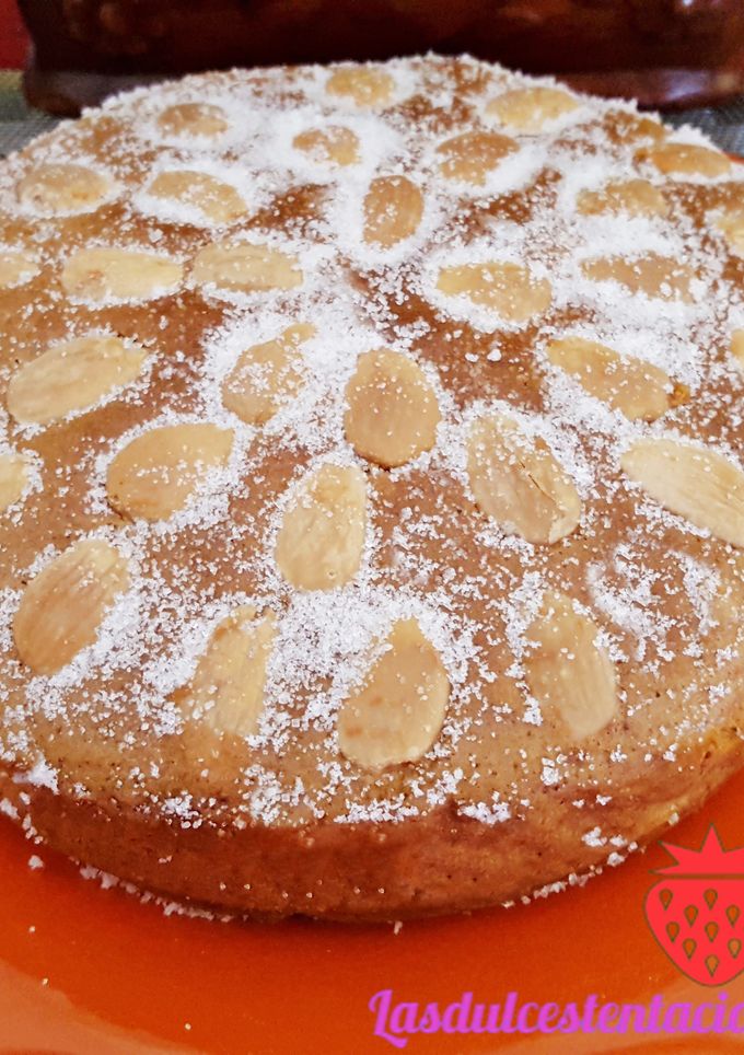 Una foto de Torta casera de aceite y almendras