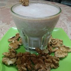 A picture of Walnut Chickoo Shake.