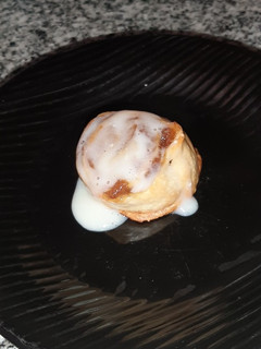 Una foto de Frank rolls de manzana con canela