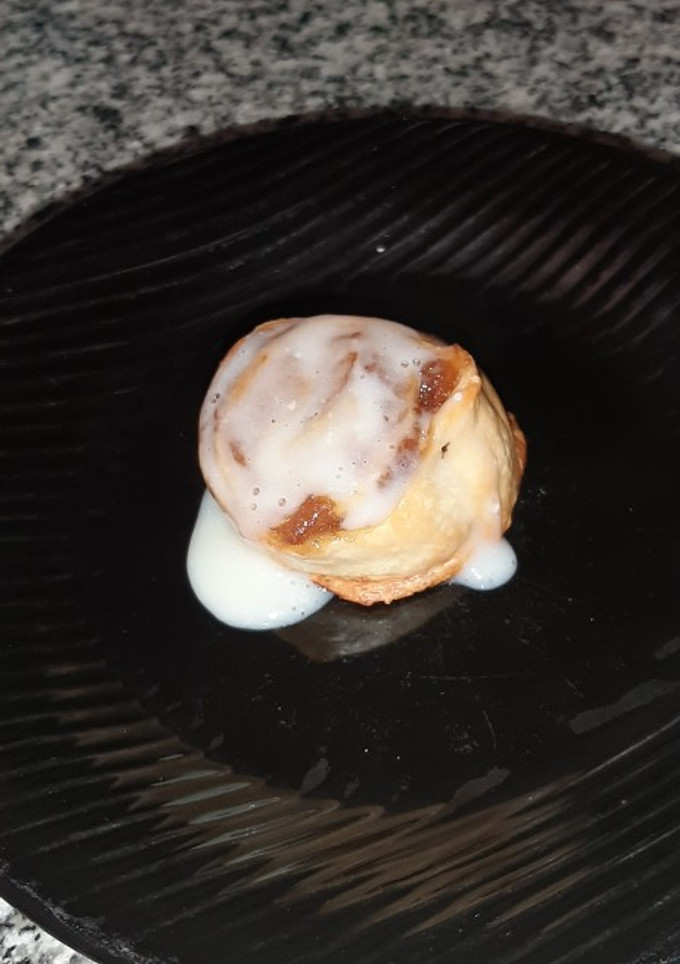 Una foto de Frank rolls de manzana con canela
