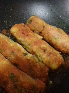 வாழைக்காய் ஸ்குவர்ஸ்(Plantain Skewers) செய்முறை முக்கிய புகைப்படம்