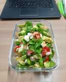 Ensalada con salmón ahumado y mozzarella