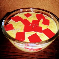 A picture of Vanilla jelly custard.