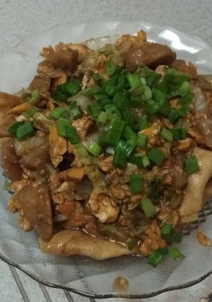 Foto resep Pangsit goreng dan bumbu tumis rebon yang kemarin viral