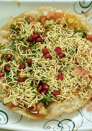 A picture of Masoor dal pakwan.