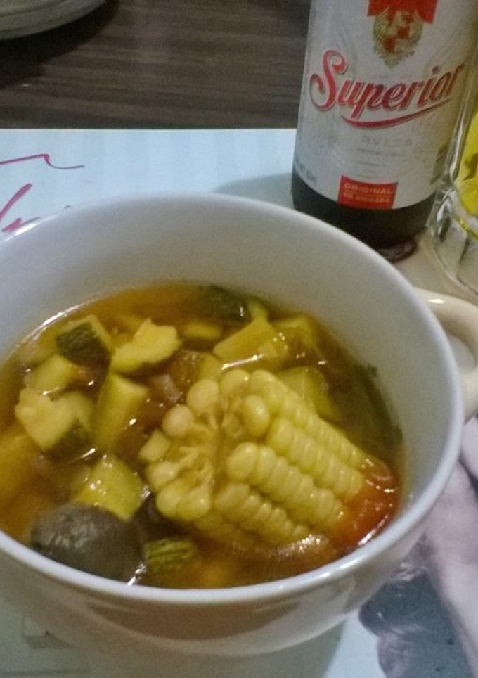 Una foto de Sopa de cerveza con calabacita, elote y champiñón. (Olla de cocción lenta-SlowCooker-CrockPot)