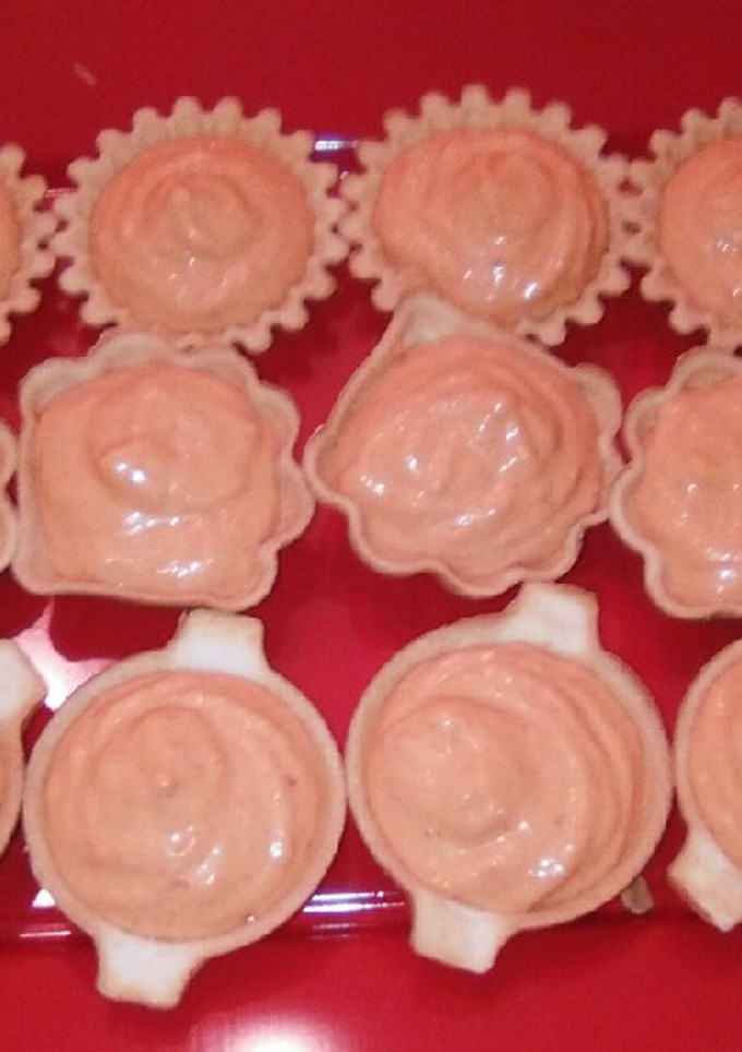 Una foto de Tartaletas de crema de pimiento y atún