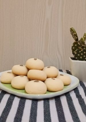 عکسی از دستور شیرینی شیر عسلی