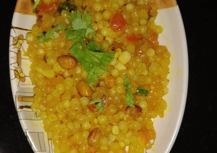 How to Cook Appetizing Navratri Vrat Sabudana Khichdi