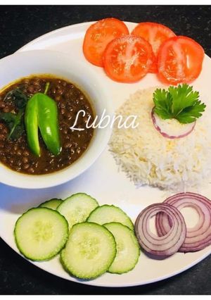 A picture of Whole black lentil (Sabut masoor ki daal):.